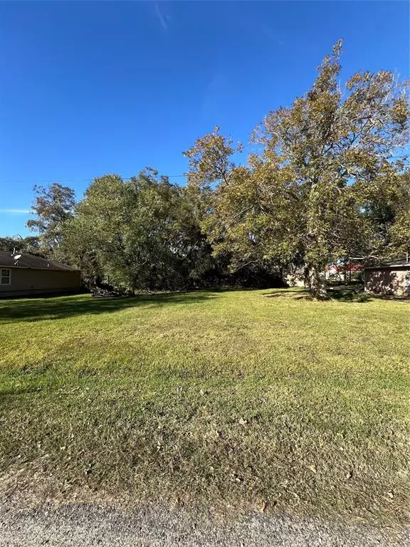 6024 Jackson Ln, Texas City, TX 77591