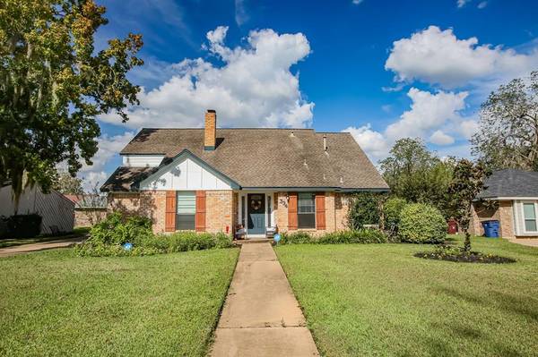 334 S Amherst DR, West Columbia, TX 77486