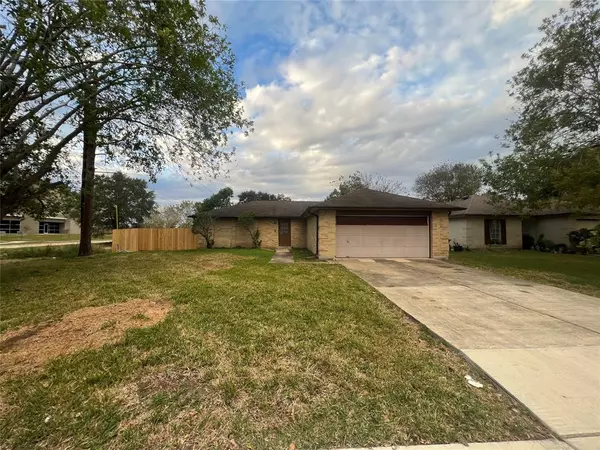 15938 Rosebriar Drive, Houston, TX 77489