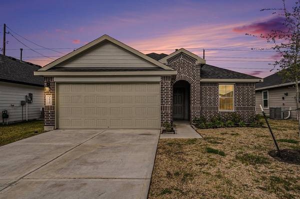 1035 Cattle Chute CT, Rosharon, TX 77583