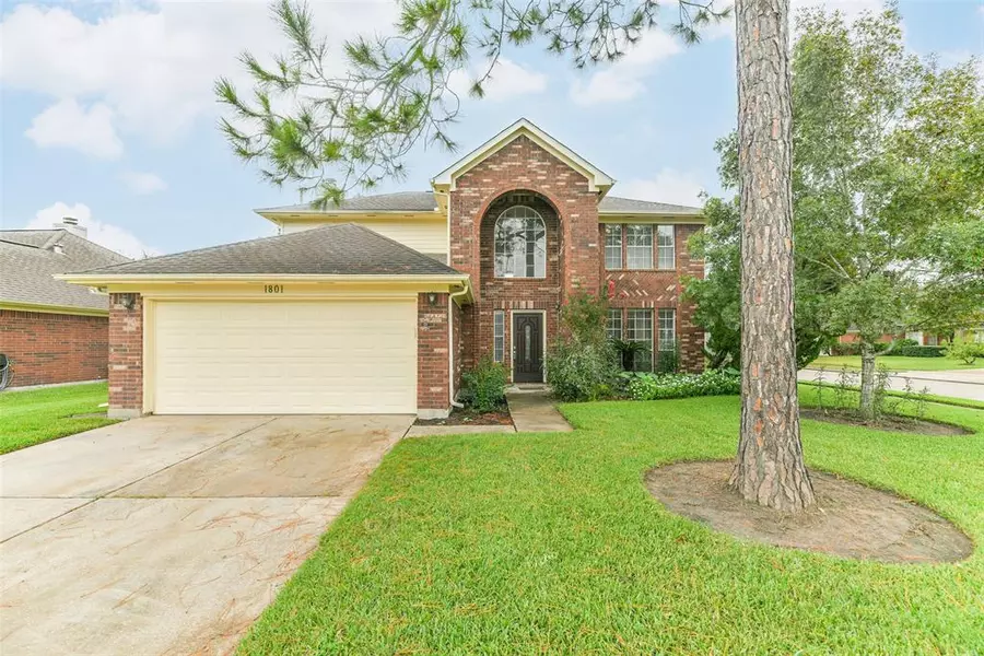 1801 Oakbrook CIR, Pearland, TX 77581