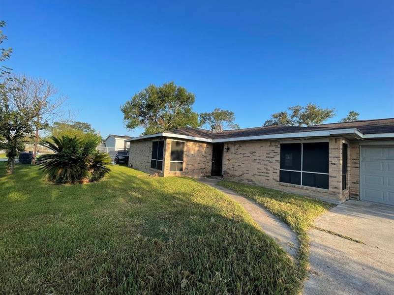 239 E Saint Charles DR, Crosby, TX 77532