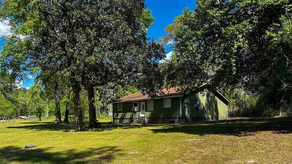 979 Hillbilly Heaven RD,  Livingston,  TX 77351