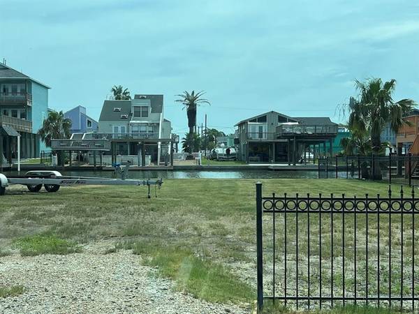 Lot 12 Jolly Roger RD, Jamaica Beach, TX 77554