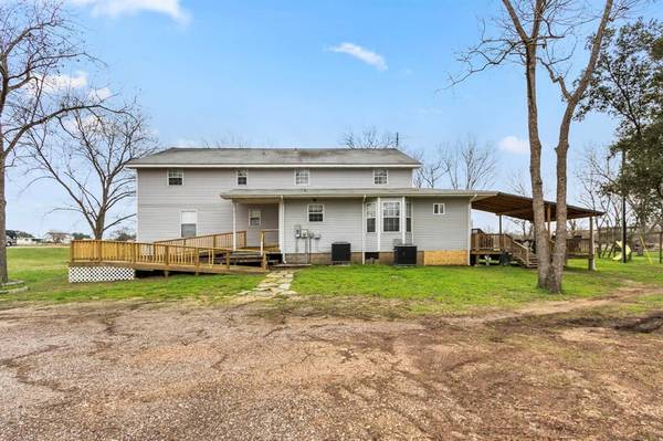 102 Camp ST, Alleyton, TX 78935