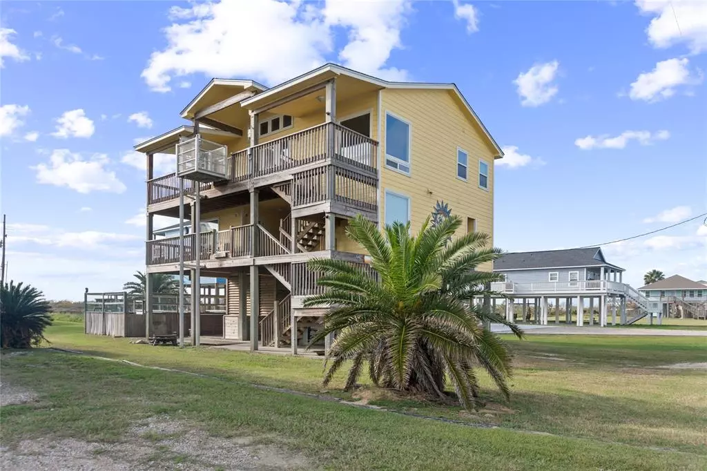 Crystal Beach, TX 77650,835 S Tinkle LN