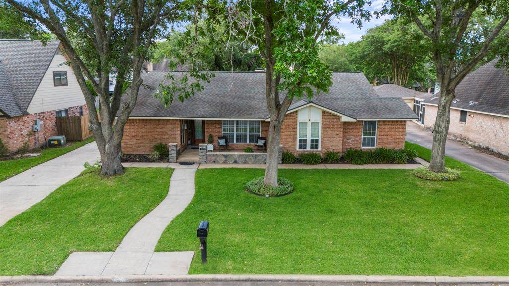 3927 Point Clear DR, Missouri City, TX 77459