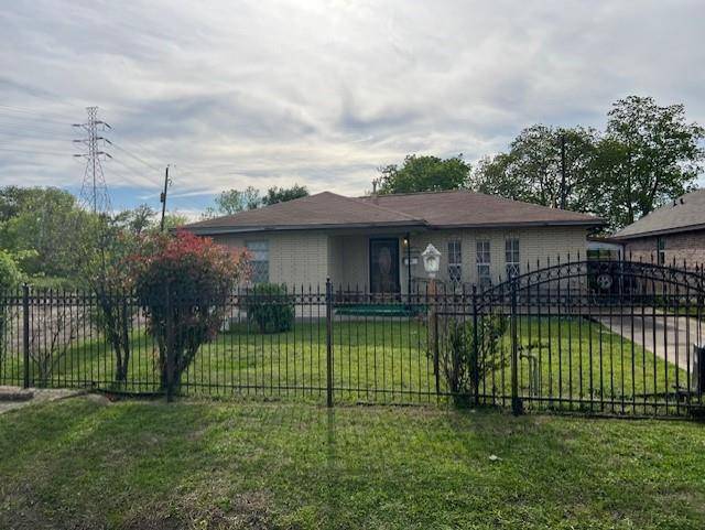 5215 Amy ST, Houston, TX 77028