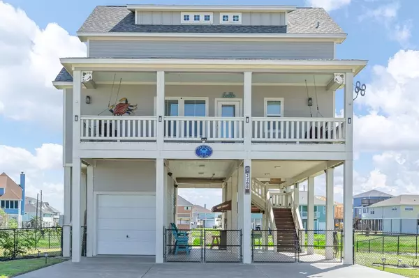 2288 E Crab ST, Crystal Beach, TX 77650