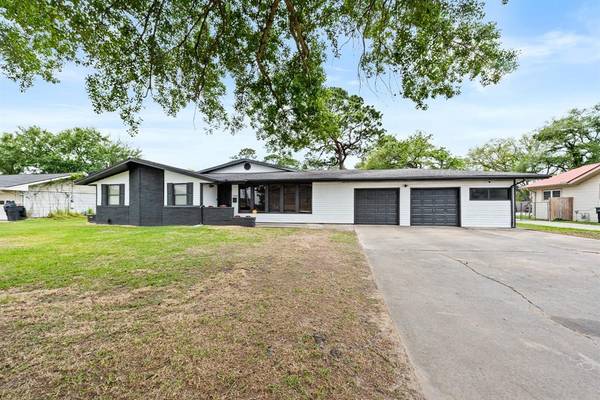 Nederland, TX 77627,3322 Avenue H