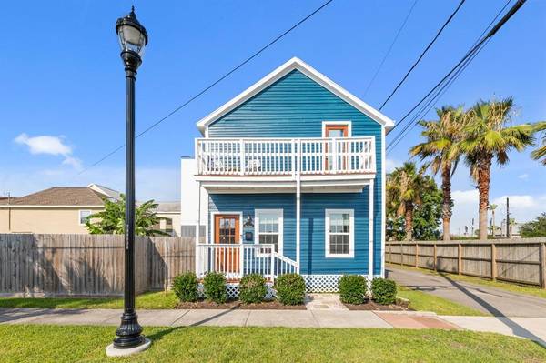 808 27th ST, Galveston, TX 77550