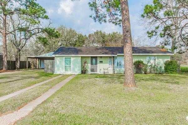 2518 Grebb ST, La Marque, TX 77568