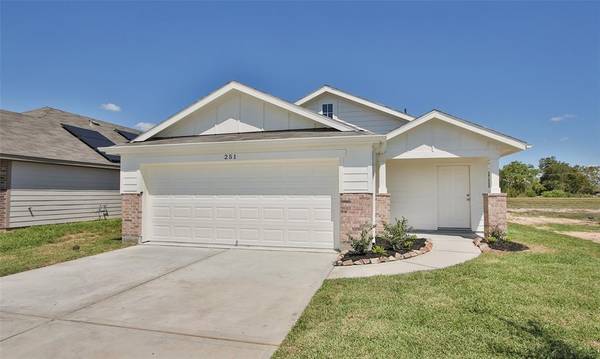 251 Lisa Marie DR, Angleton, TX 77515