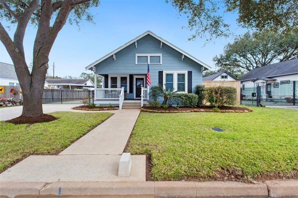 223 Brooks ST, Sugar Land, TX 77478