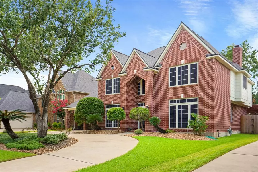 7402 Holly Court Estate, Houston, TX 77095