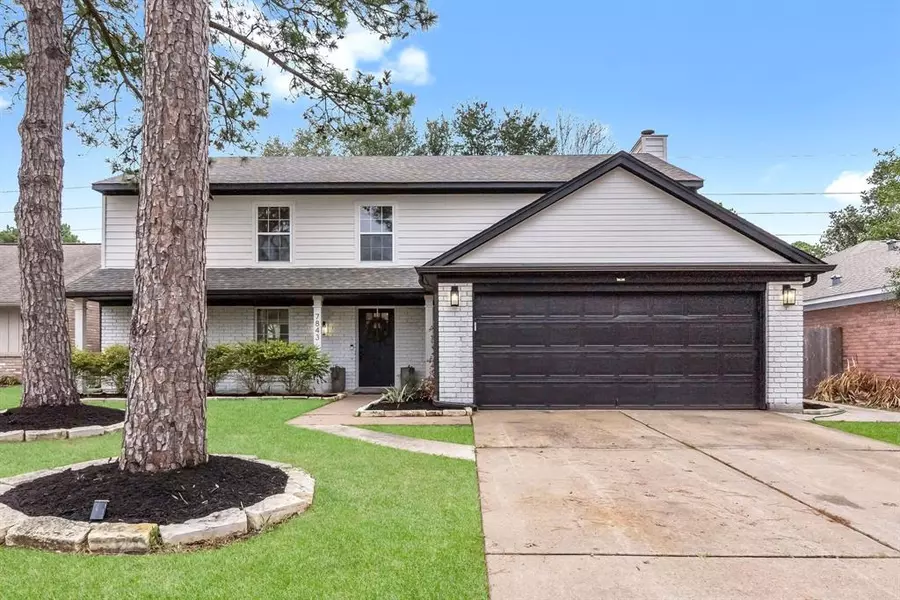 7843 Maple Brook LN, Houston, TX 77095