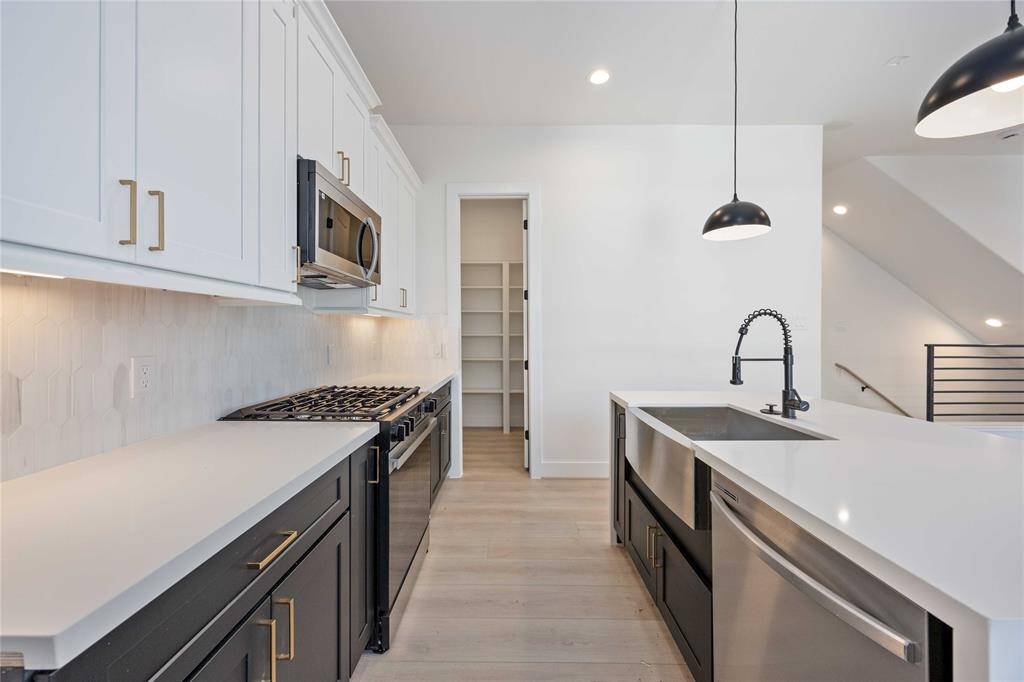 2528 Live Oak ST, Houston, TX 77004