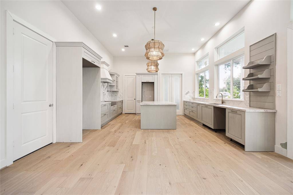 Houston, TX 77096,5518 Jason ST