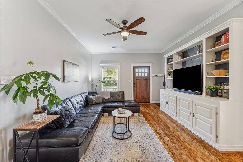 Houston, TX 77008,415 E 12th ST