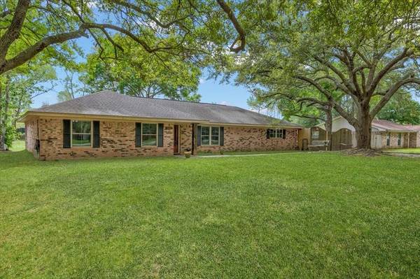 7985 Ginger LN, Lumberton, TX 77657