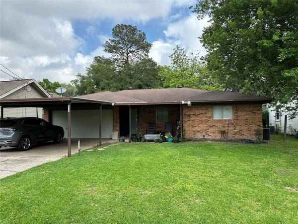 515 S 13th ST, Nederland, TX 77627