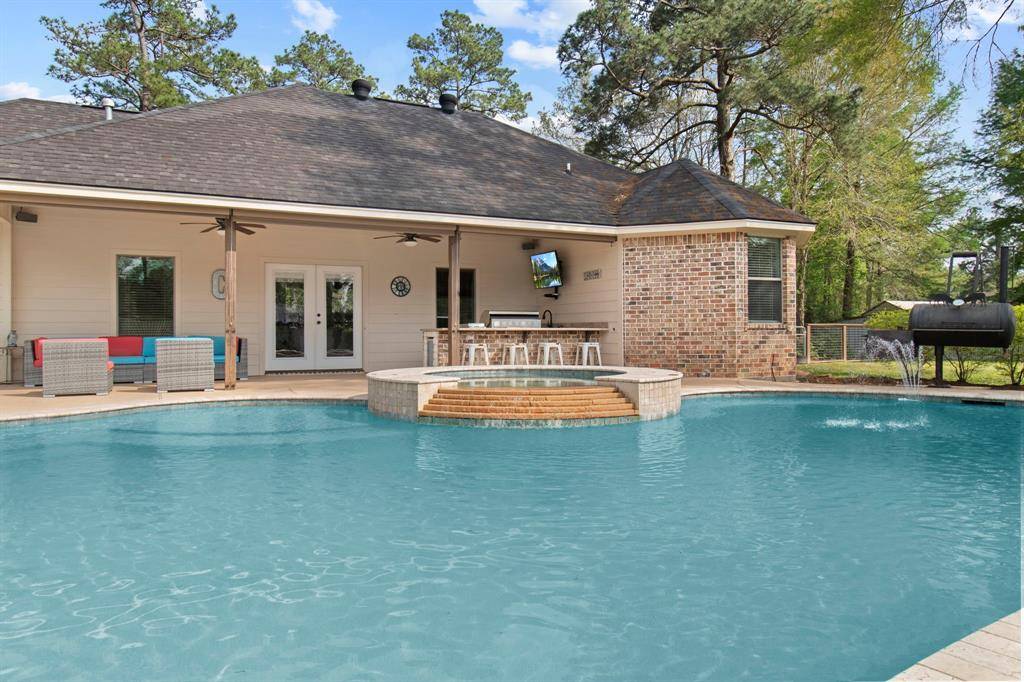 Sour Lake, TX 77659,15682 N Highway 326 N