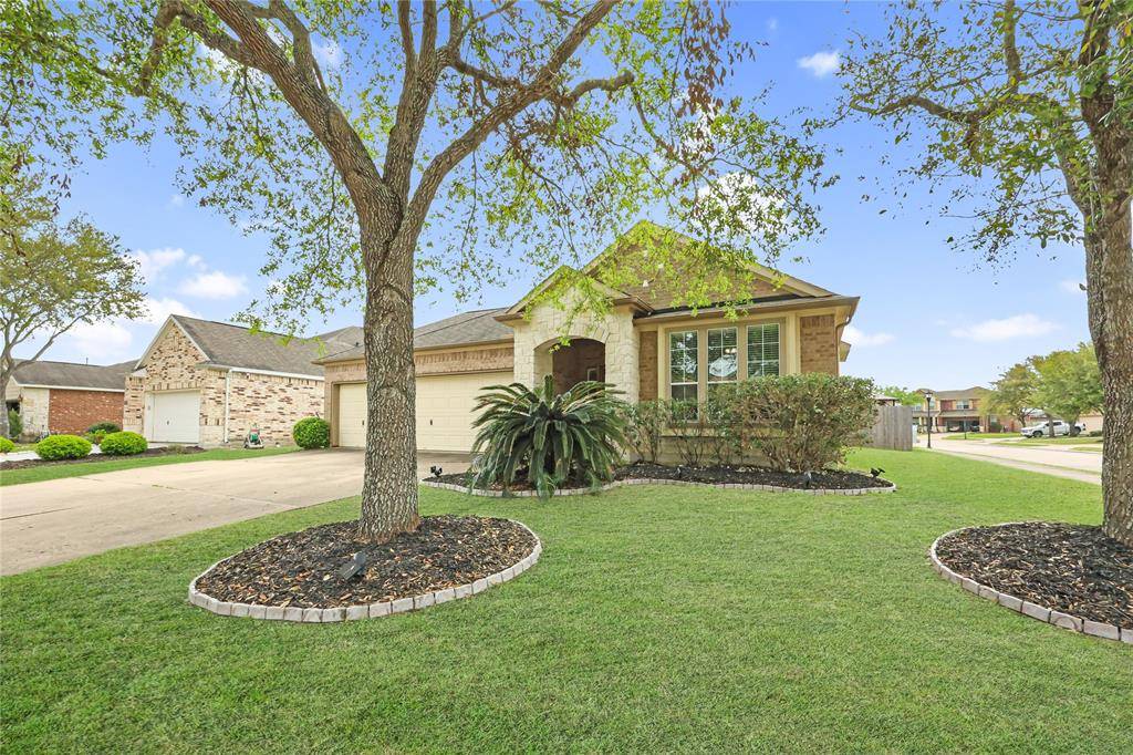13112 Southern Valley DR, Pearland, TX 77584
