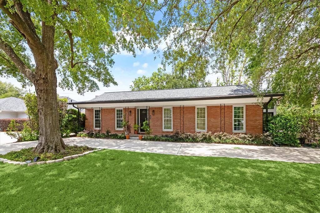 1902 Chimney Rock RD, Houston, TX 77056