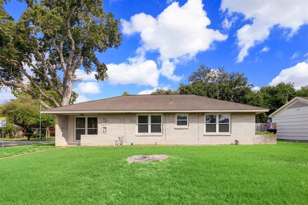 6822 Stroud DR, Houston, TX 77074