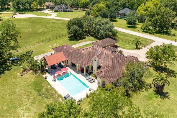 8615 Halls Retreat CT, Missouri City, TX 77459