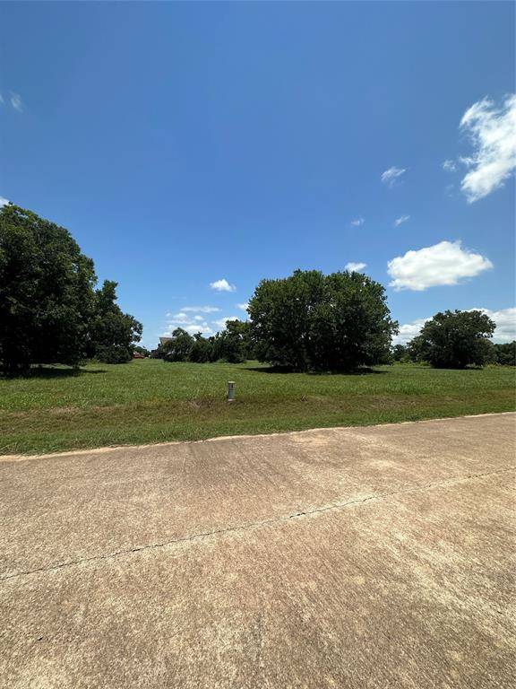 525 Pony TRL, Angleton, TX 77515