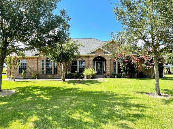 1204 CR 408, El Campo, TX 77437