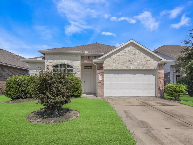 10807 Mocker Nut ST, Baytown, TX 77523