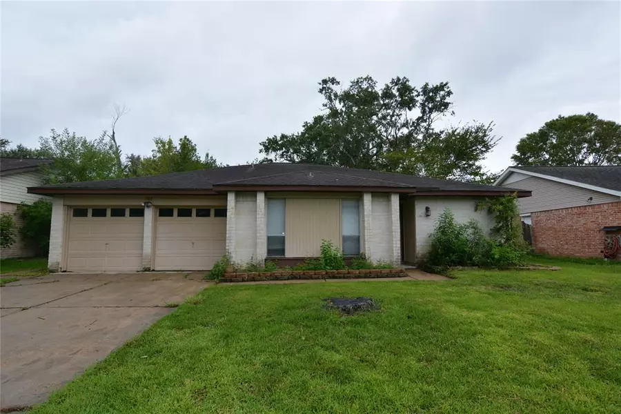 727 Silverpines RD, Houston, TX 77062