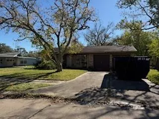 136 Talisman ST, Lake Jackson, TX 77566