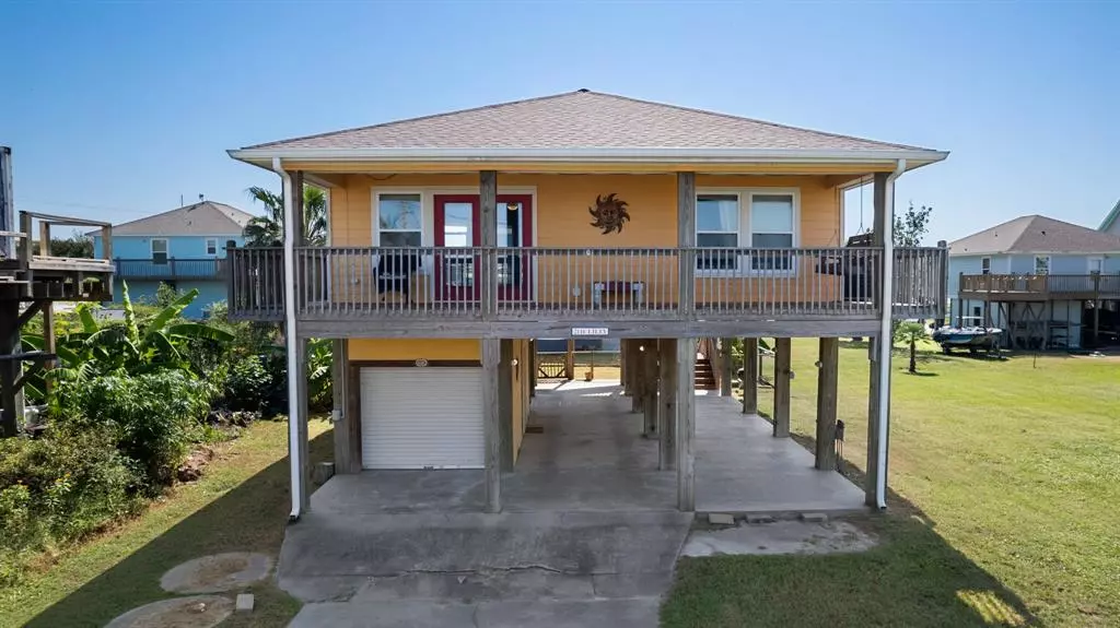 2116 Lilly LN, Crystal Beach, TX 77650