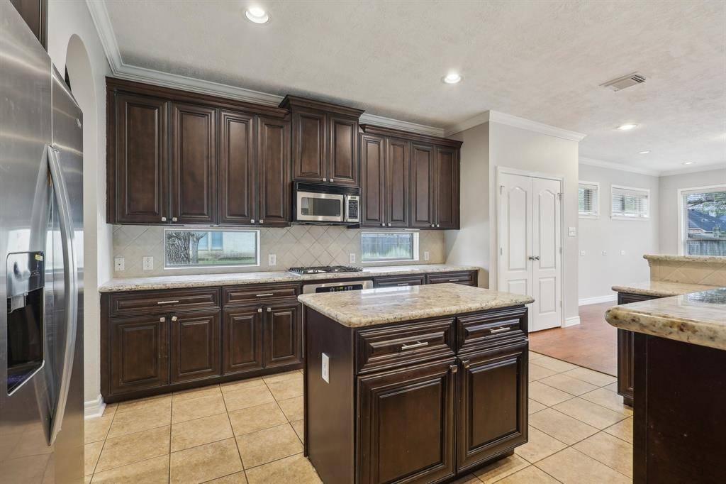 Katy, TX 77450,6414 Middlelake CT