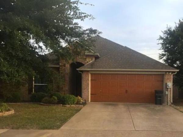 318 Blake LN, Midlothian, TX 76065