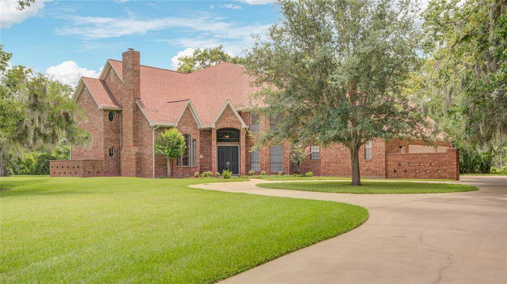 113 Rosewood ST, Lake Jackson, TX 77566