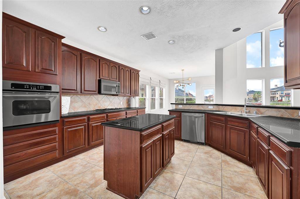 Sugar Land, TX 77498,5203 Auckland DR