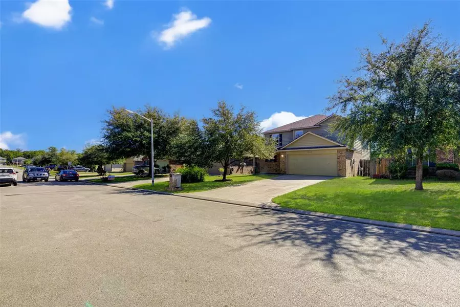 9746 Gulfstream DR, Conroe, TX 77303