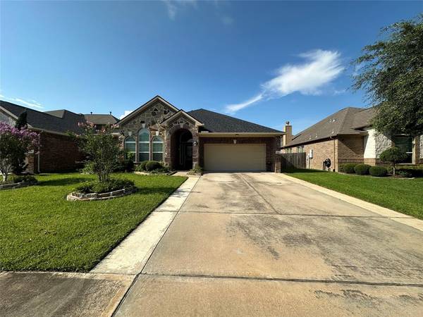 261 Westwood DR, League City, TX 77573