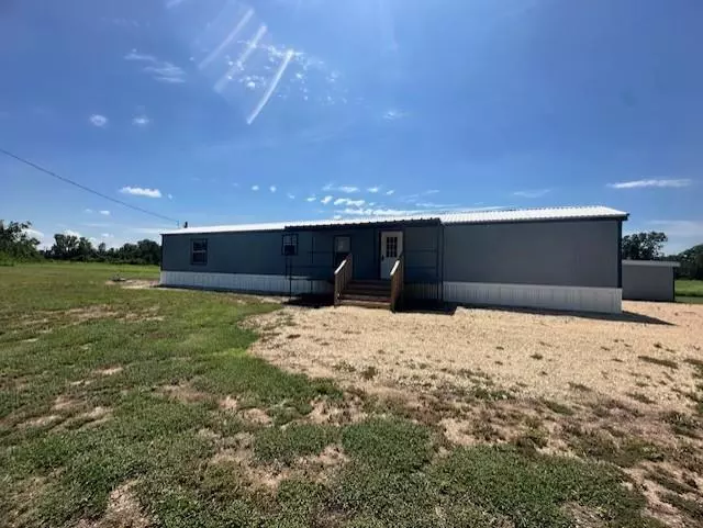 105 County Road 230, Wharton, TX 77443