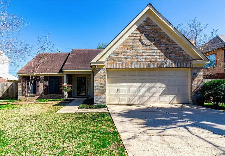 3905 Spring Circle DR E, Pearland, TX 77584