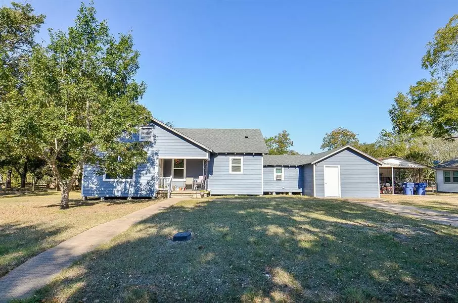 401 Burns AVE, Eagle Lake, TX 77434