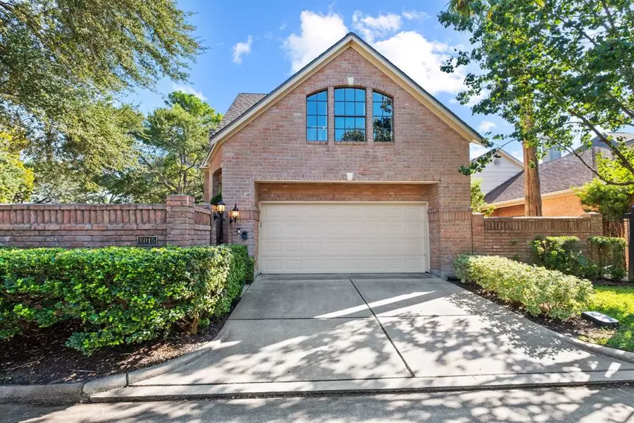 8015 Oakwood Trce, Houston, TX 77040