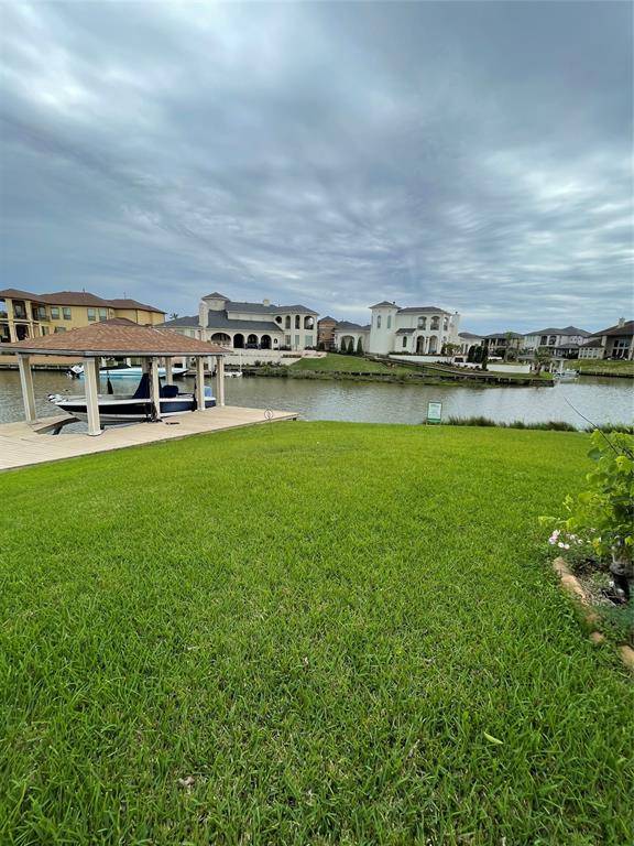 2506 Breaux TRCE, Seabrook, TX 77586