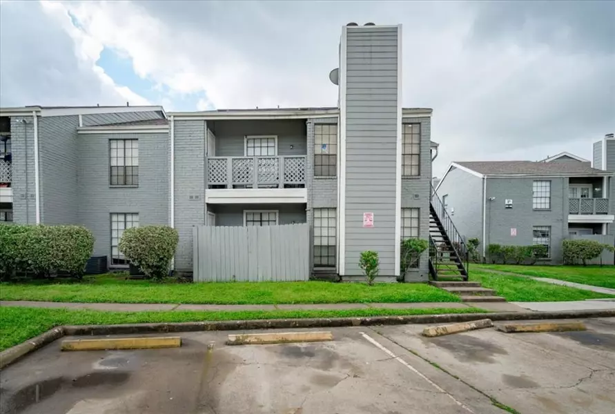 12500 Sandpiper DR #205, Houston, TX 77035