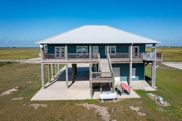 741 Bay DR, Palacios, TX 77465