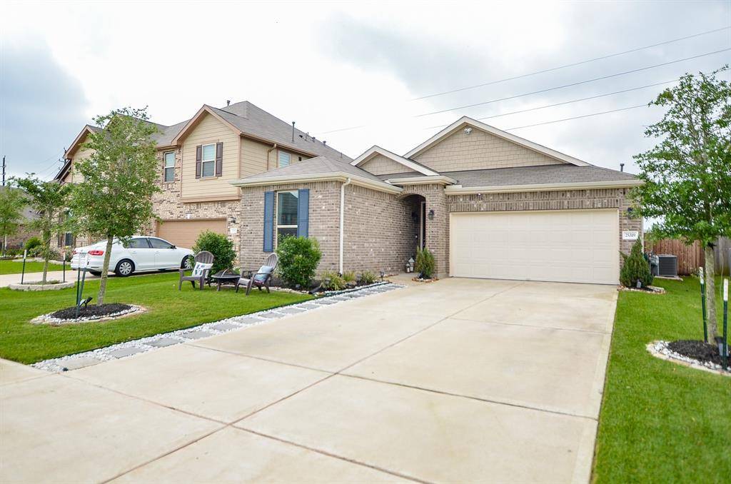 25319 Western Sage LN, Richmond, TX 77406